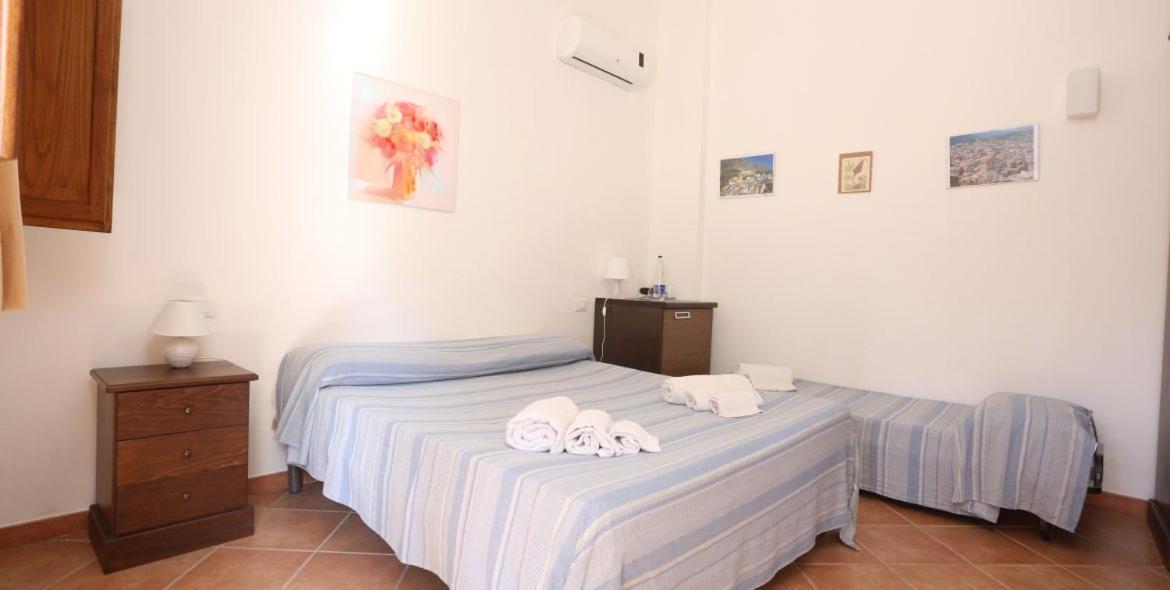 Il Parco Di Nonna Betty Villa Lascari Ngoại thất bức ảnh